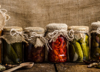 Zdrowie i świat zamknięte w słoiku. Jak kisić? kiszonki przetwory ogórki kiszone słoiki