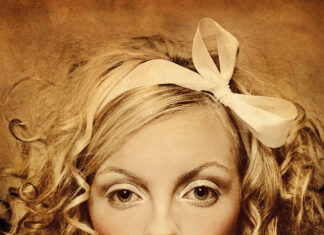 Po drugiej stronie lustra bajki