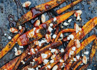 Marchewki za’atar z fetą, migdałami i karmelem sherry Marchewki z fetą